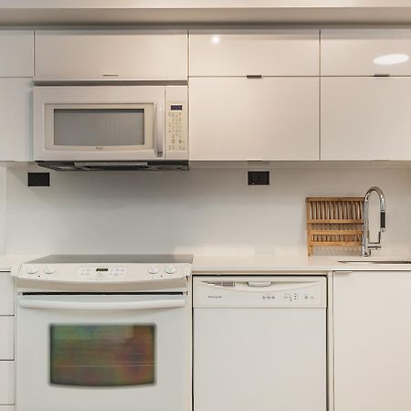Cozy 2Br Close To Cn Tower & Harbourfront Toronto Eksteriør bilde